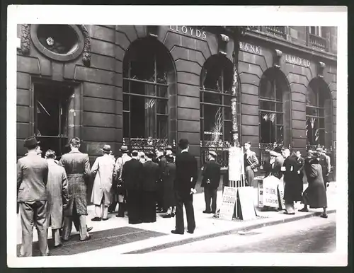 Fotografie Ansicht London, Bombenattentat auf Lloyds Bankhaus 1939