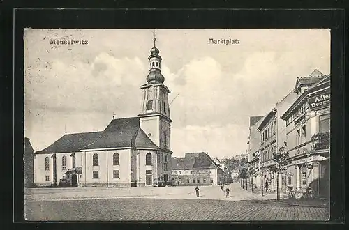 AK Meuselwitz, Marktplatz mit Gasthaus und Geschäften