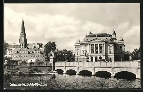 AK Schwerin, Kirche von der Schlossbrücke aus gesehen