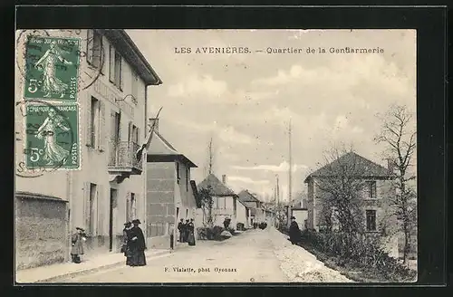 AK Les Aveniéres, Quartier de la Gendarmerie