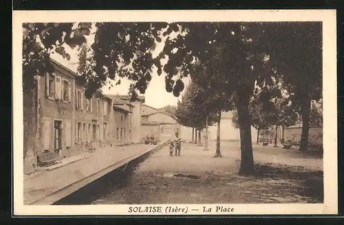 AK Solaise, Enfants sur la Place