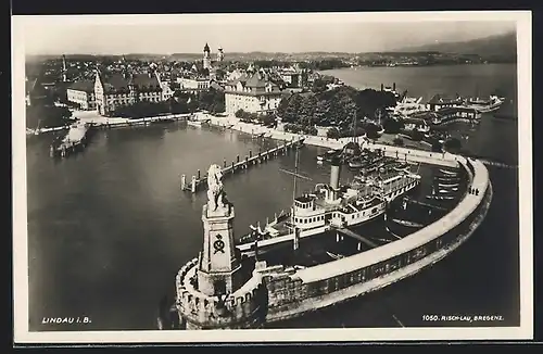 AK Lindau, Seitenraddampfer im Hafen, Blick vom Wasser aus zum Ort hin, Fliegeraufnahme