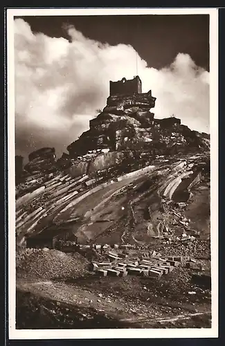 AK Flossenbürg, Ruine Flossenbürg mit Schlossberg