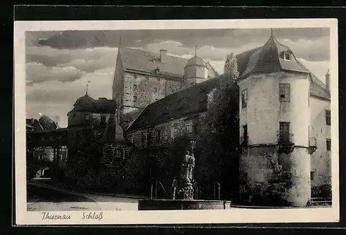AK Thurnau, Brunnen vor dem Schloss