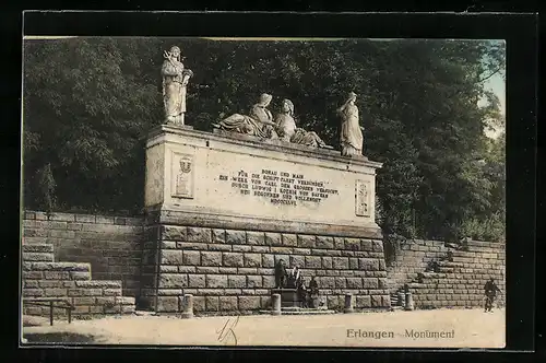 AK Erlangen, vor dem Monument