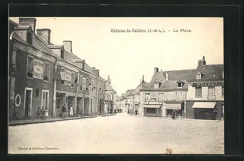 AK Chateau-la-Valliére, la Place