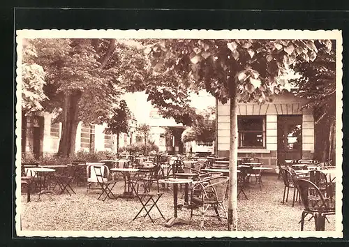 AK Langeais, Le Family Hotel, la terrasse et le restaurant d`ete