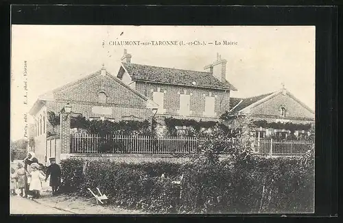 AK Chaumont sur Taronne, La Mairie