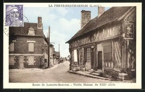 AK La Ferte-Beauharnais, Route de Lamotte-Beuvron, Vieille Maison