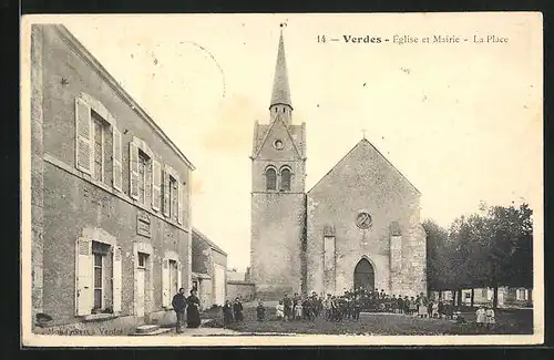 AK Verdes, Église et Mairie, la Place