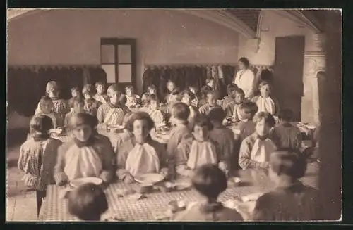 AK Cour-Cheverny, La Sistière, Un réfectoire