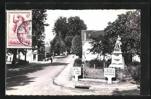 AK Selles-Sur-Cher, L`Avenue de la Gare et le Square