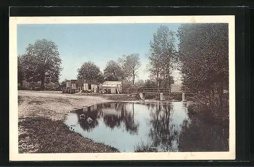 AK Busloup, Vue sur la Rivière - La Passerelle