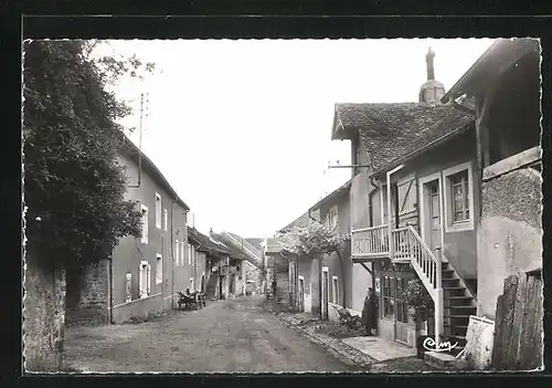 AK Montigny-les-Arsures, Une Rue du Village