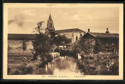 AK Sabres, L`Escomat, Partie am Bach, Blick zur Kirche