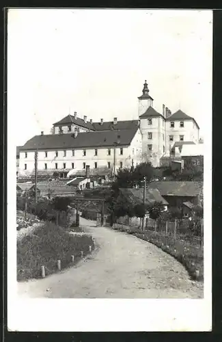 AK Kelc, Ausblick auf die Kirche