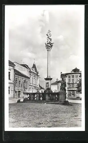 AK Holesov, Namesti, socha sv. Trojice