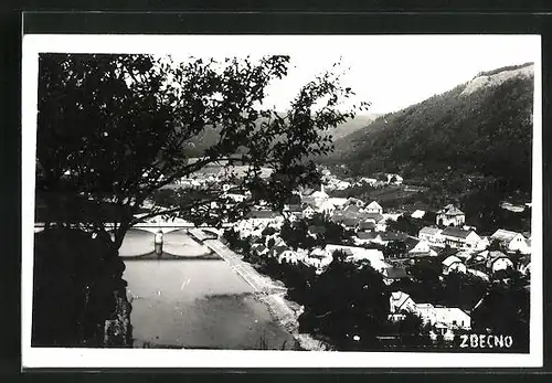 Foto-AK Zbecno, Gesamtansicht der Ortschaft