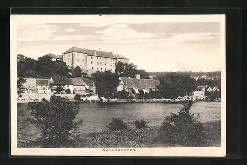 AK Nelahozeves, Panorama