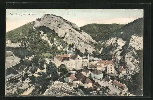 AK Beraun / Beroun, Teilansicht Ort, Blick auf massives Gebirgsgestein, aus der Vogelschau