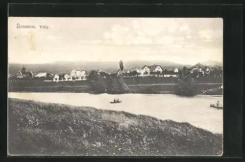 AK Revnice, Villy, Ortsansicht über das Wasser gesehen