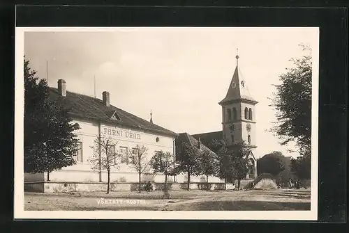 AK Vsetaty, Kostel, Strassenpartie an der Kirche