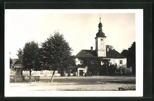 AK Petrovice, Kirche und Denkmal
