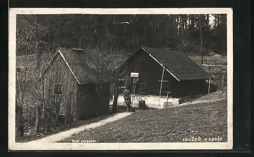 AK Loucen, Bauerngehöft am Wald