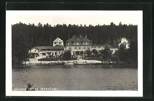 AK Jevany, Blick zum Hotel Novotny