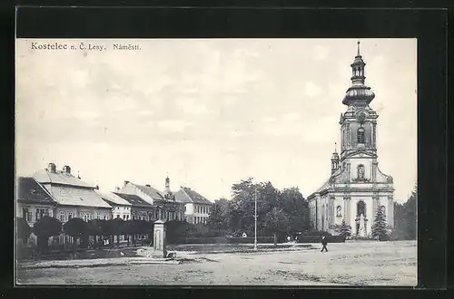 AK Kostelec nad Cernými lesy, Namesti, Marktplatz mit Kirche