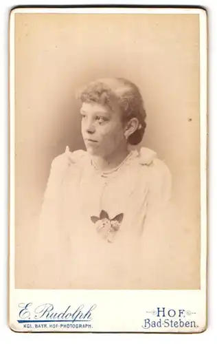 Fotografie H. Rudolph, Hof, Portrait Mädchen mit Haarknoten