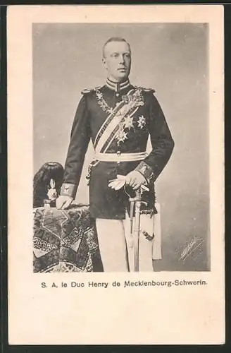AK S.A., le Duc Henry de Mecklenbourg-Schwerin, Uniform
