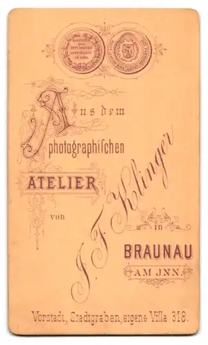 Fotografie J. F. Klinger, Braunau am Inn, Portrait zwei junge Herren in modischer Kleidung