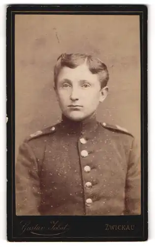 Fotografie Gustav Jobst, Zwickau, Portrait junge Soldat mit eleganter Frisur