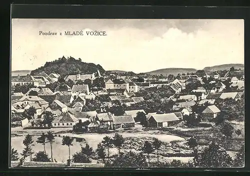 AK Mlada Vozice, Ortsansicht mit Bergen im Hintergrund