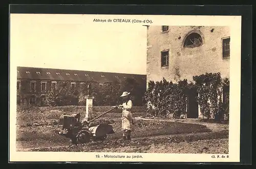 AK Citeaux, L`Abbaye, Motoculture au jardin