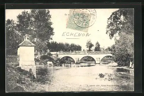 AK Echenon, Flusspartie mit Brücke