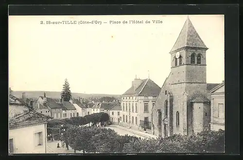 AK Is-sur-Tille, Place de l`Hotel de Ville