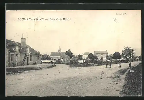 AK Pouilly-s-Saone, Place de la Mairie