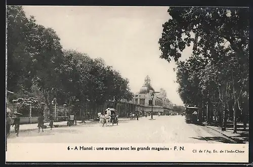 AK Hanoi, Une avenue avec les grands magasins, Strassenbahn