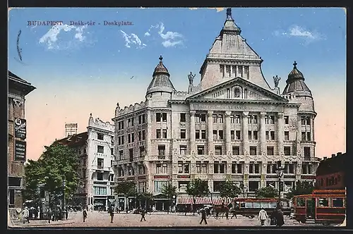 AK Budapest, Deák-tér, Strassenbahnen auf dem Deakplatz