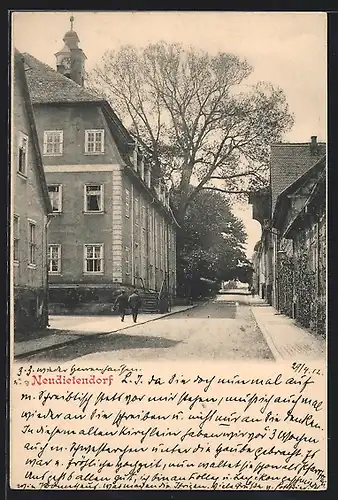 AK Neudietendorf, Strassenpartie mit Kirchturm im Hintergrund