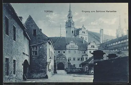 AK Torgau, Eingang zum Schloss Hartenfels