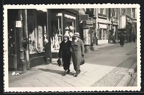Foto-AK Erfurt, Bummel auf der Anger-Strasse, 1934