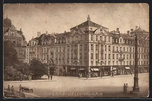 AK München, Blick zum Hotel Leinfelder, Lenbachplatz 24