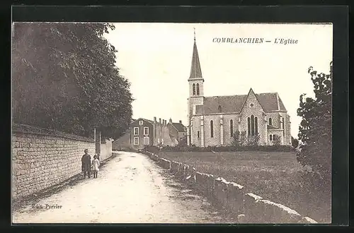 AK Comblanchien, Vue sur l`Eglise