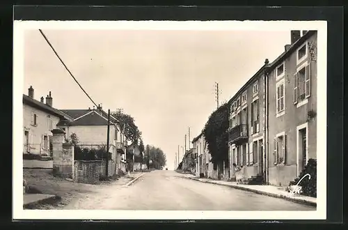 AK Pouilly-en-Auxois, Une Partie dans une Rue