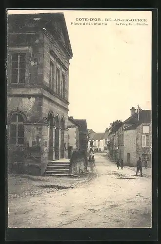 AK Belan-sur-Ource, Place de la Mairie, Strassenpartie