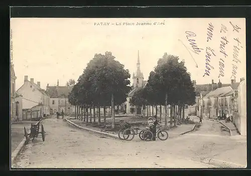 AK Patay, La Place Jeanne d`Arc