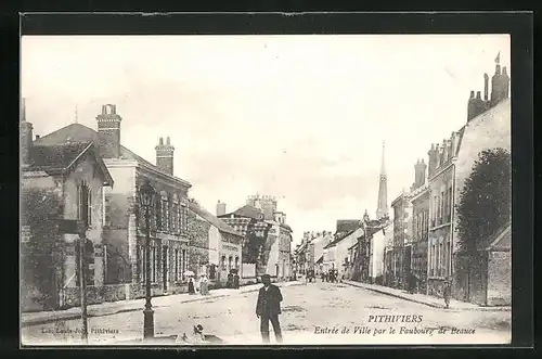 AK Pithiviers, Entrée de Ville par le Faubourg de Beauce